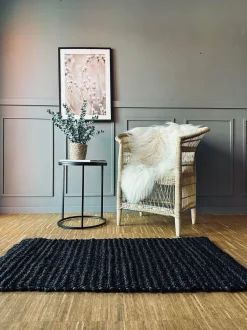 VIAMAJA Luksus måtte i black jute – 60x120cm