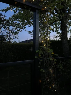 VIAMAJA Lyskæde med 60 led lys - solceller - Ekstra kraftig Best