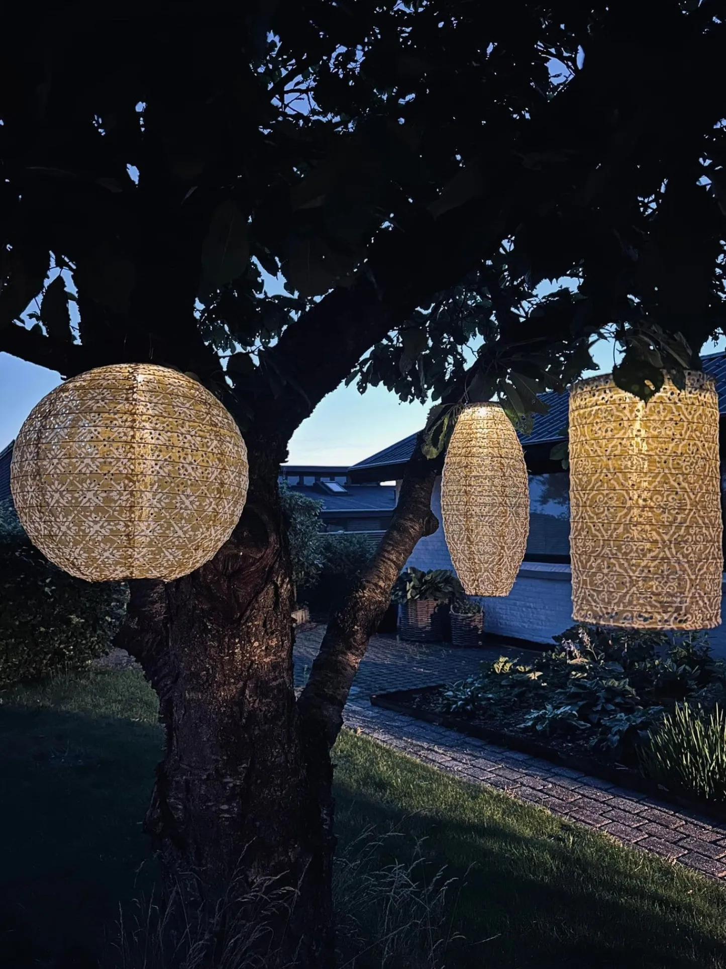 VIAMAJA Lyskugle med solceller - SUMMER GOLD Outlet