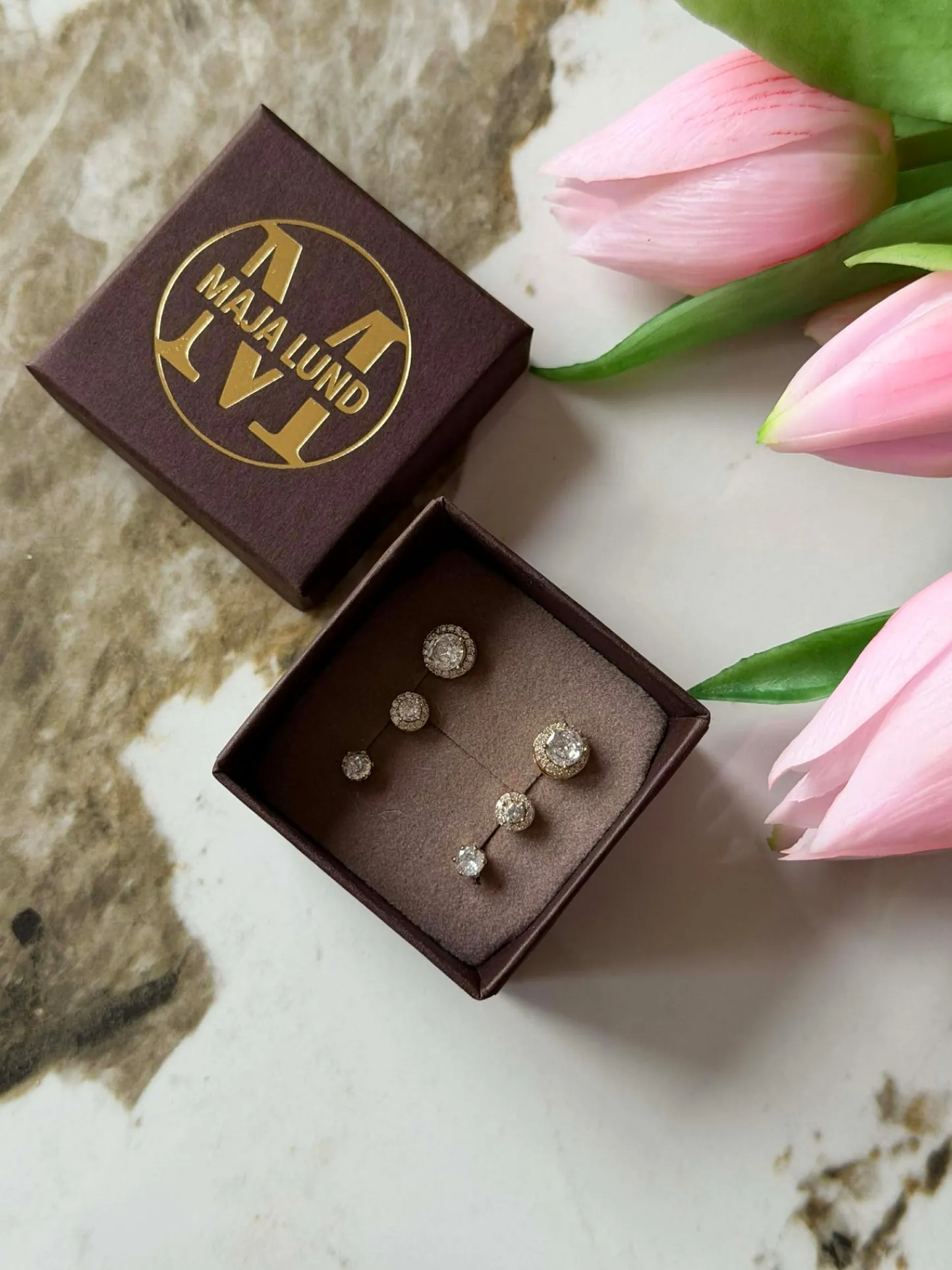VIAMAJA Mix box med 6 øreringe - Bea 18k forgyldt Best