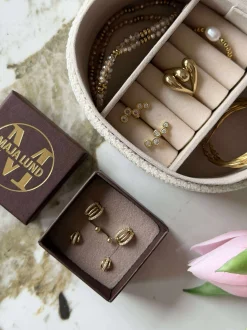 VIAMAJA Mix box med 6 øreringe - Monique 18k forgyldt Best