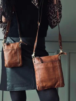 VIAMAJA Mobiltaske Gunilla walnut Clearance