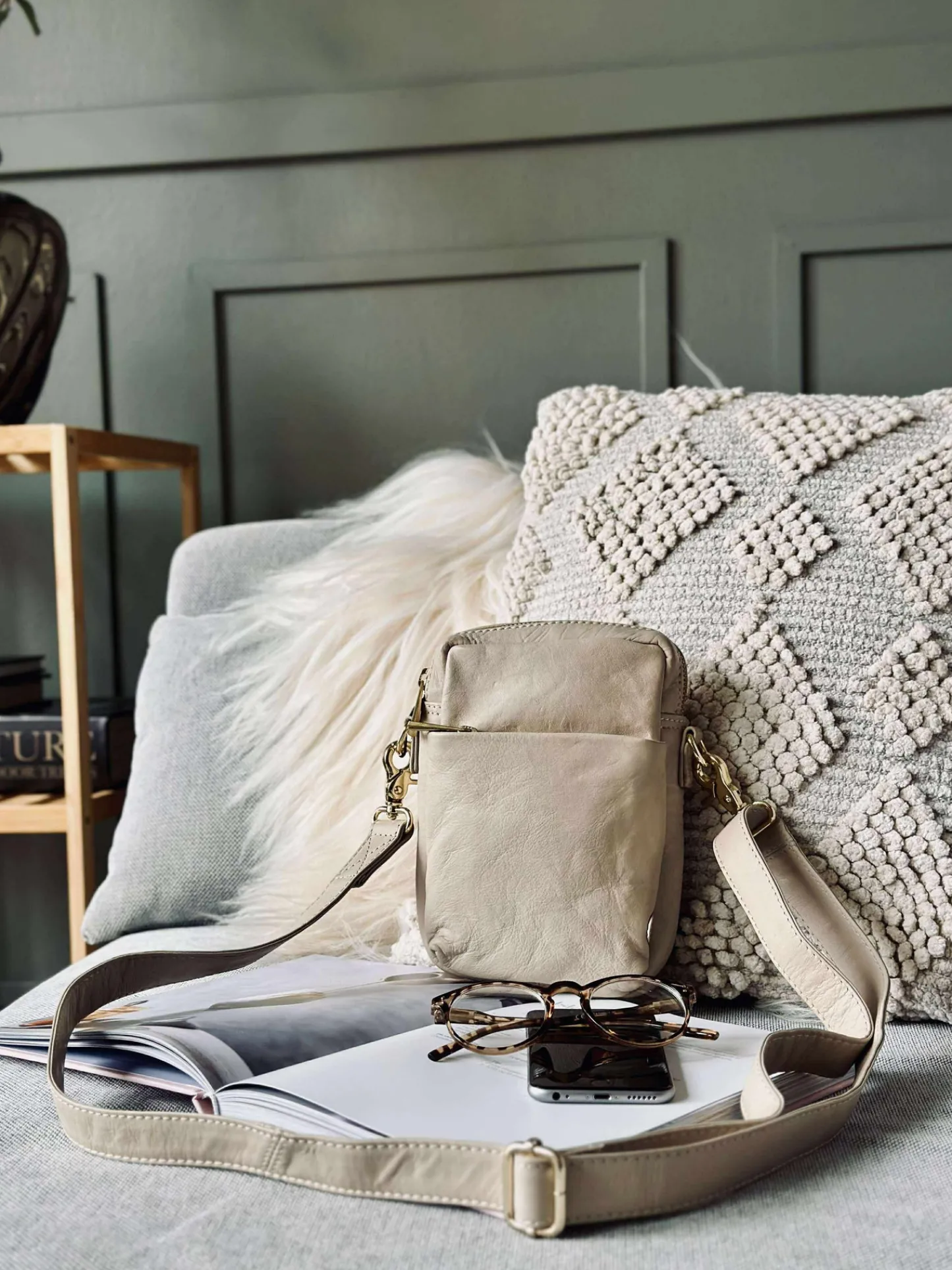 VIAMAJA Mobiltaske Liva - Sand / Gold Hot