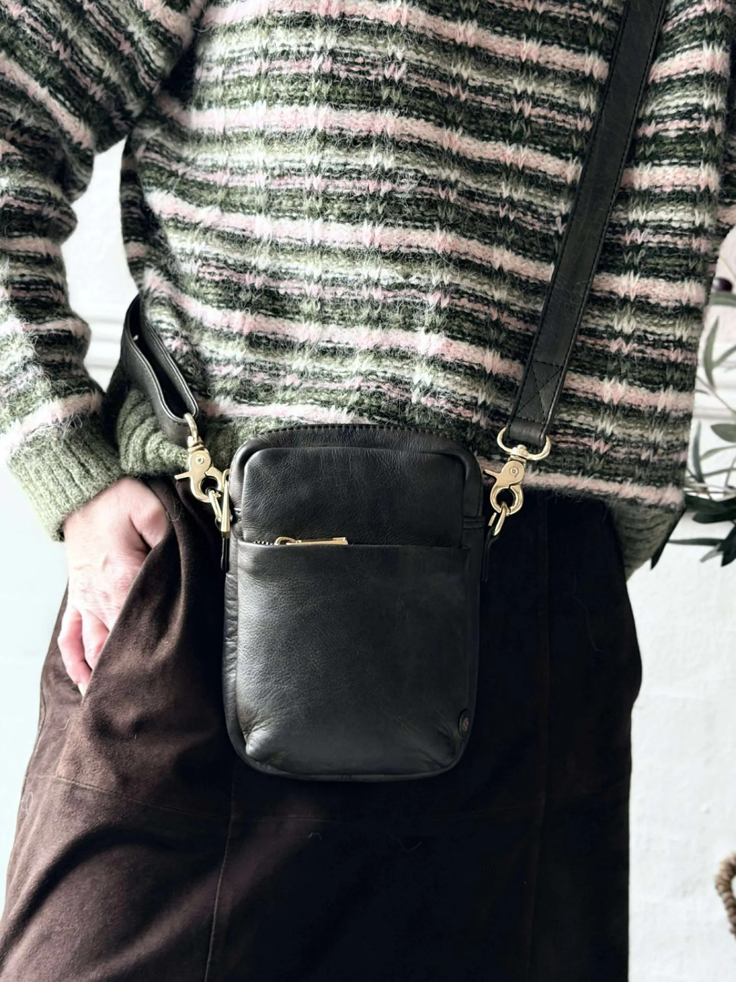 VIAMAJA Mobiltaske Liva Army New