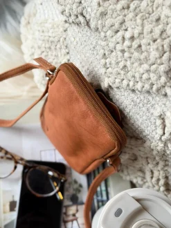 VIAMAJA Mobiltaske Misse - Cognac / silver Online