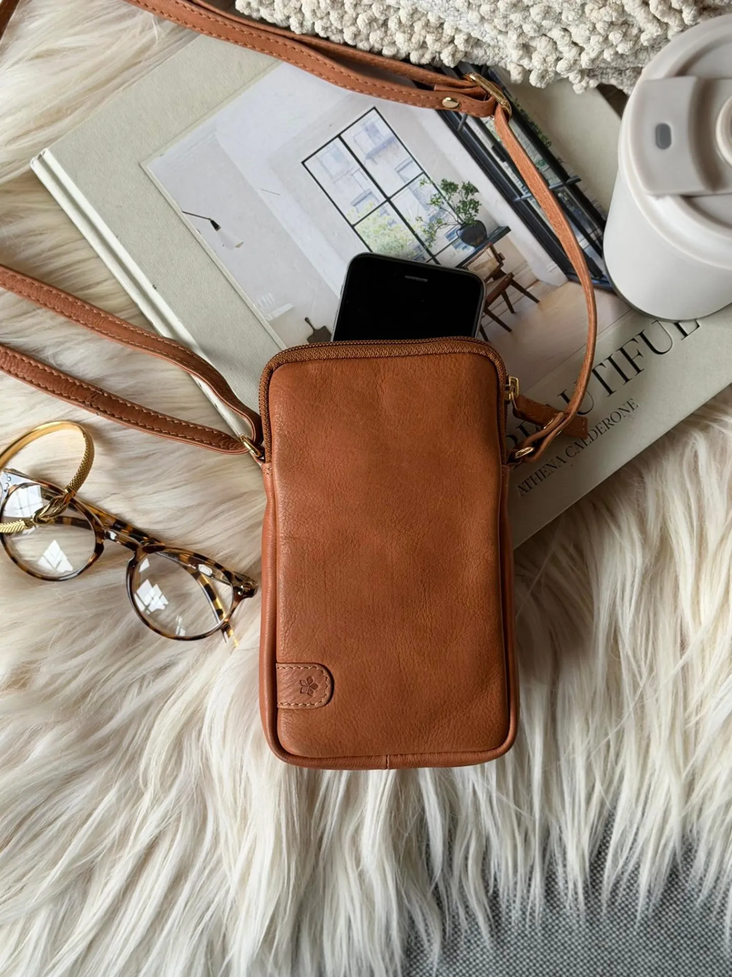 VIAMAJA Mobiltaske Misse - Cognac / gold