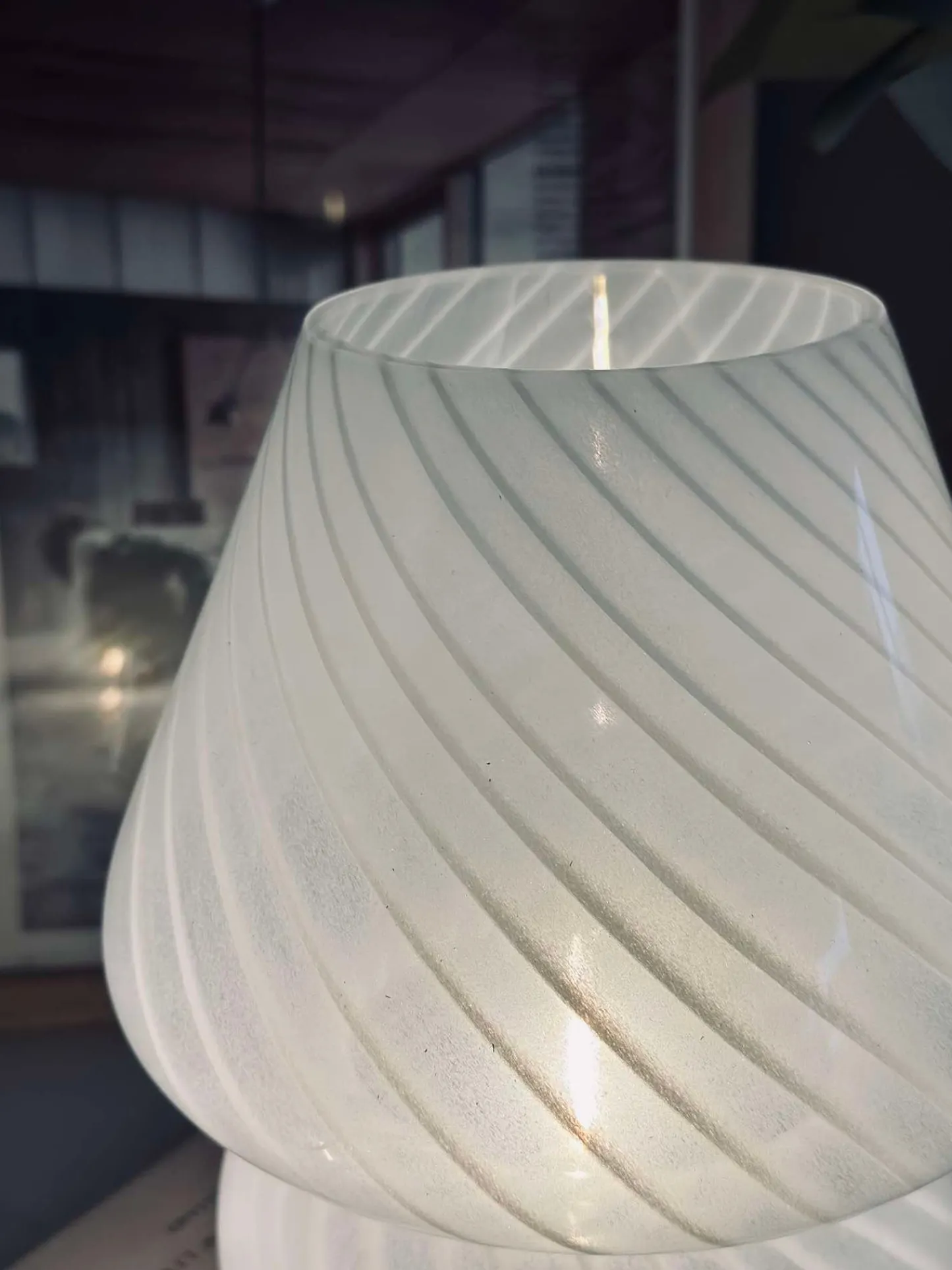 VIAMAJA Mushroom Medium – Hvid mundblæst glas Hot