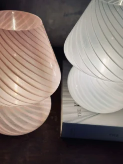 VIAMAJA Mushroom Medium – Hvid mundblæst glas Hot