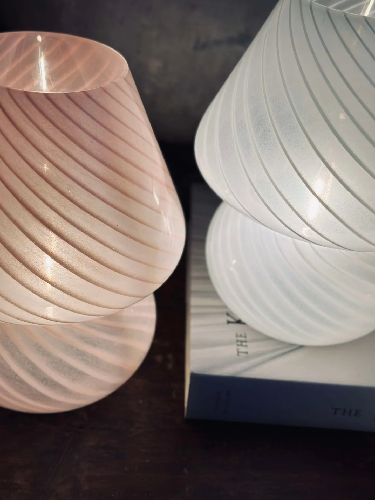 VIAMAJA Mushroom Medium – Hvid mundblæst glas Hot
