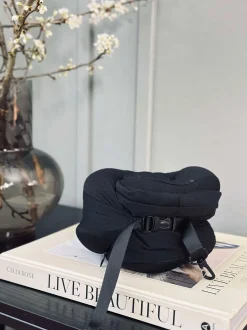 VIAMAJA Nakkepude med memory skum og hoodie Sale