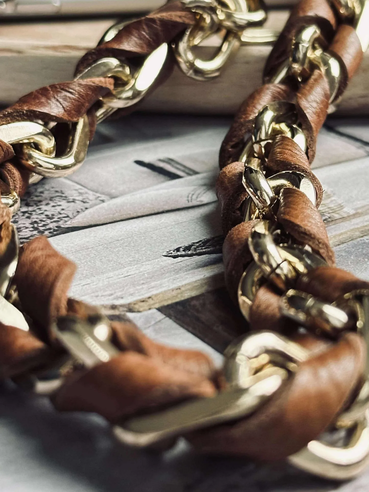 VIAMAJA Nøglesnor – Walnut / Gold Sale