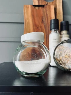VIAMAJA Opbevaringsglas 500ml - Hvid låg Hot