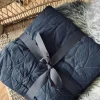 VIAMAJA Plaid / sengetæppe – Quilt Navy 200x220cm Best