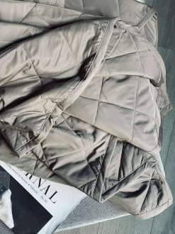 VIAMAJA Plaid Quilt Hot