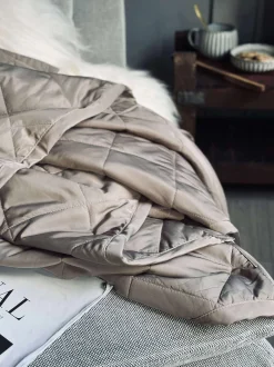 VIAMAJA Plaid Quilt Hot