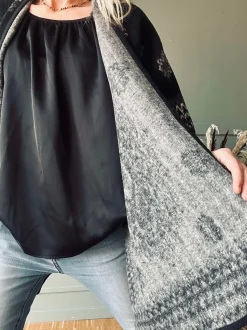 VIAMAJA Poncho Black boheme Hot