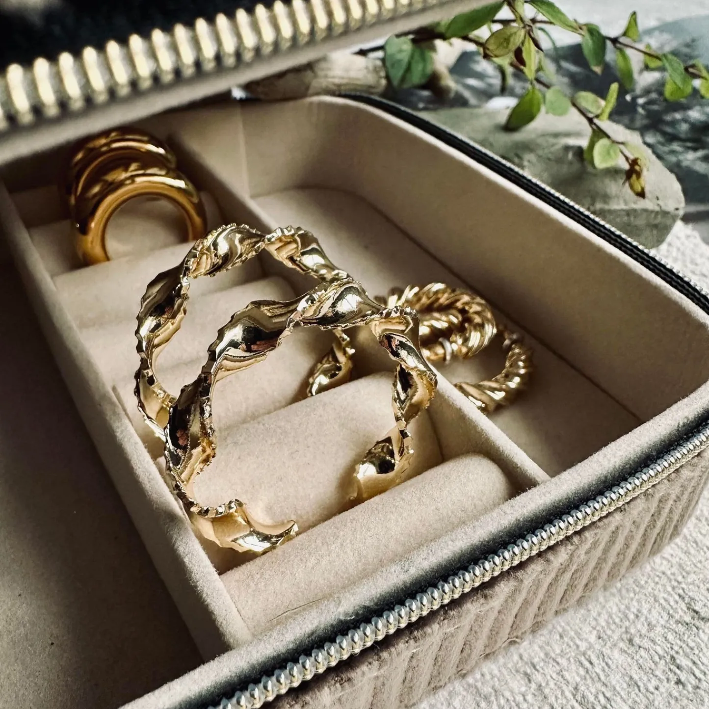 VIAMAJA Øreringe Cora hoops - 18k forgyldt New