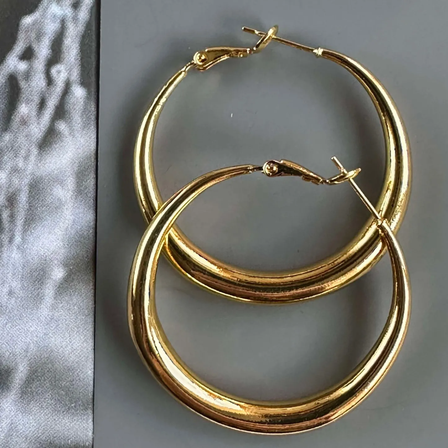 VIAMAJA Øreringe Lharni Gold 18K forgyldt New