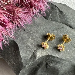 VIAMAJA Ørestikker GIA – Pink 18K forgyldt