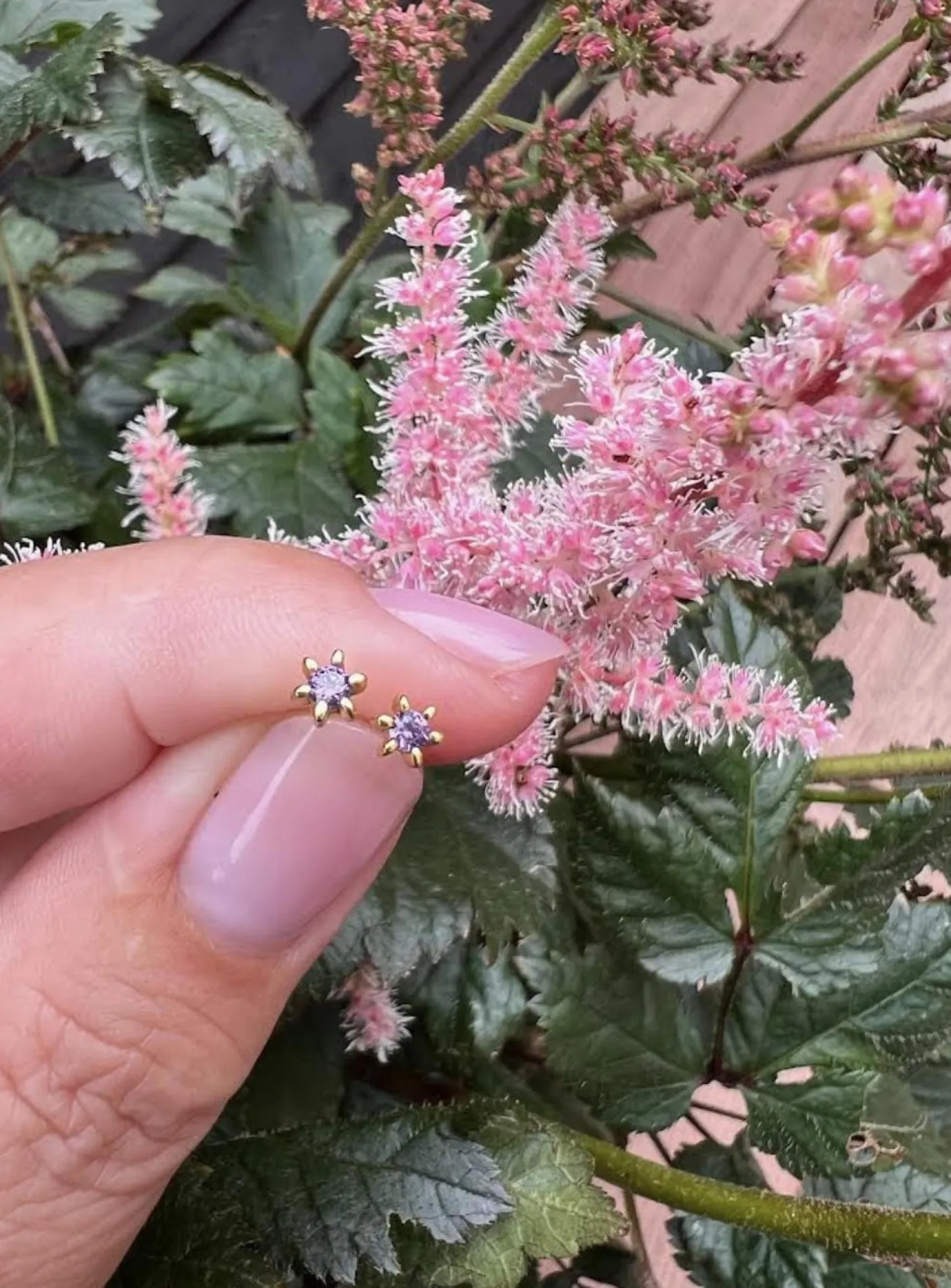 VIAMAJA Ørestikker GIA – Violet 18K forgyldt New