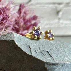VIAMAJA Ørestikker GIA – Violet 18K forgyldt New