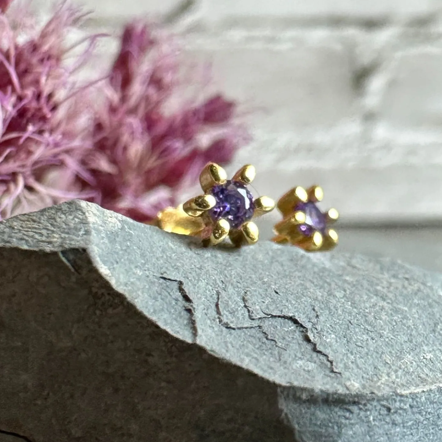 VIAMAJA Ørestikker GIA – Violet 18K forgyldt New