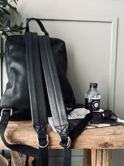 VIAMAJA Rygsæk – Black leather Outlet