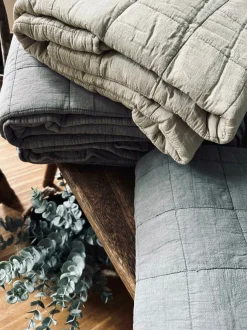 VIAMAJA Sengetæppe STONE-WASHED Quilt – Nordic grey Best