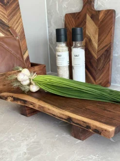 VIAMAJA Serveringsbræt med ben - 40cm. Clearance