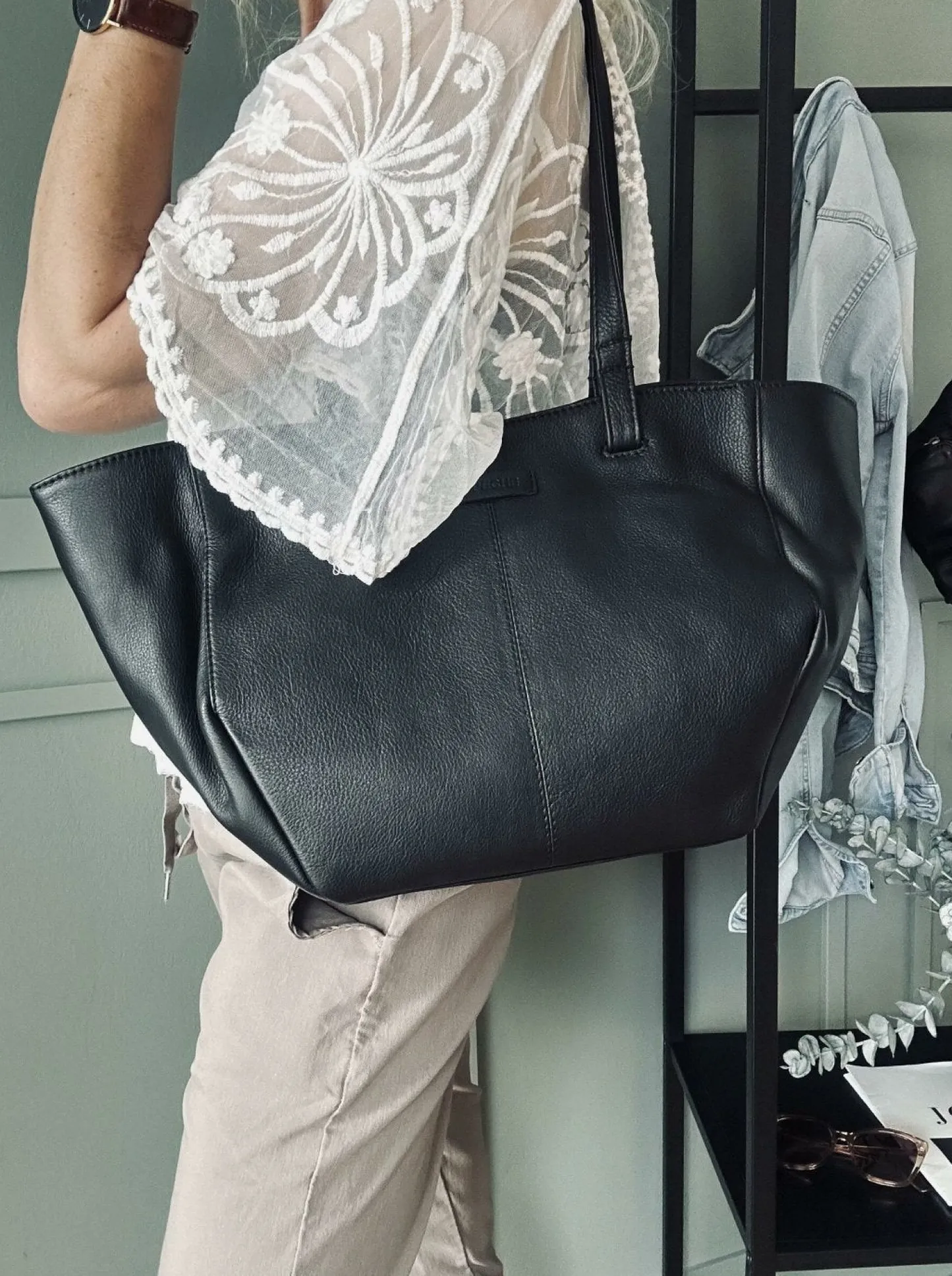 VIAMAJA Shopper Aura – Soft black leather