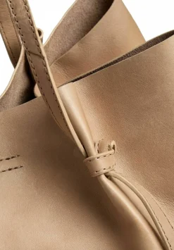 VIAMAJA Shopper i blød skindkvalitet - Sand Clearance