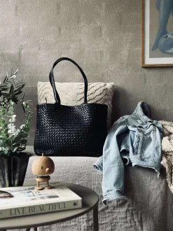 VIAMAJA Shopper i flettet skind - Black