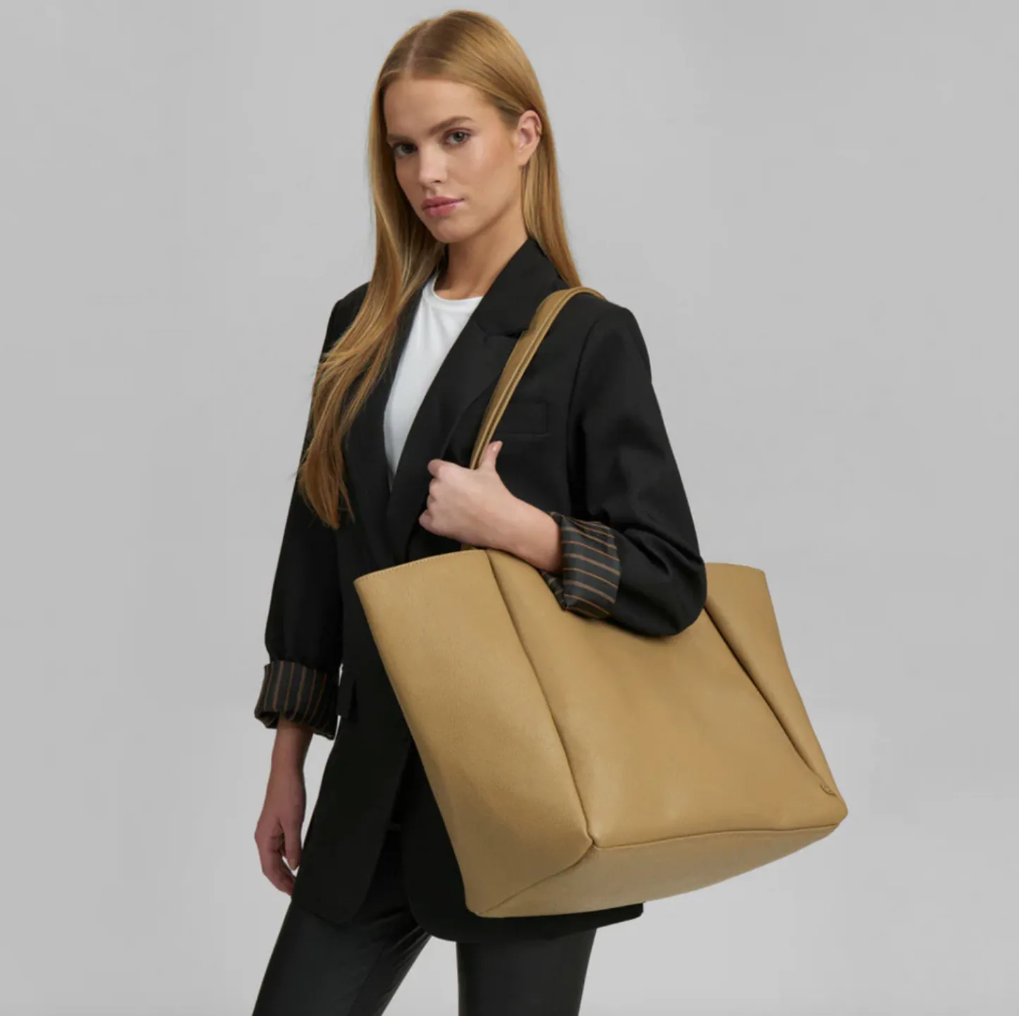 VIAMAJA Shopper Soya - Camel Sale