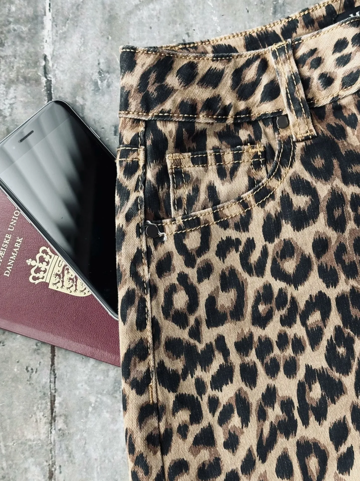 VIAMAJA Shorts Leopard Online