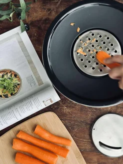 VIAMAJA Skål med snittelåg - Rustfrit stål Hot