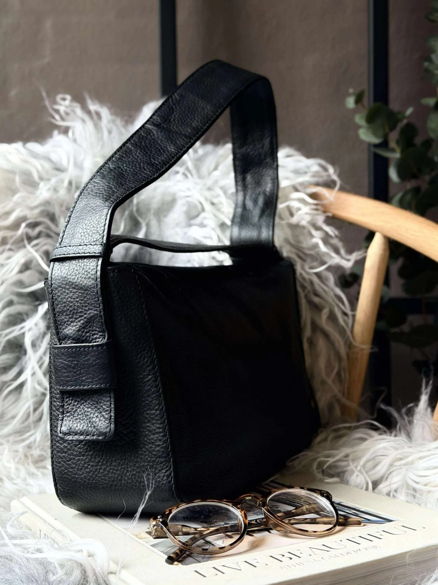 VIAMAJA Skuldertaske Dalia - Black Best