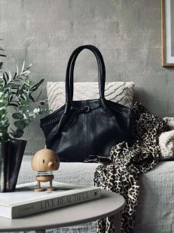 VIAMAJA Skuldertaske med nitter - Black Discount