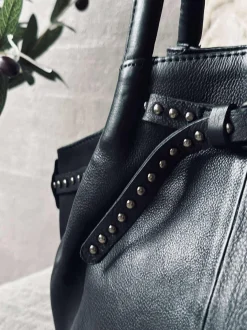 VIAMAJA Skuldertaske med nitter - Black Discount