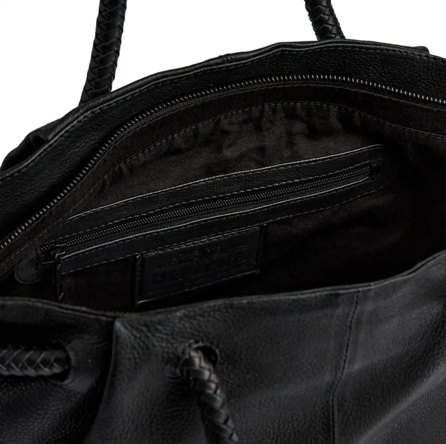 VIAMAJA Skuldertaske med smuk fletrem - Black Sale