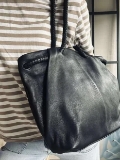 VIAMAJA Skuldertaske med smuk fletrem - Black Sale