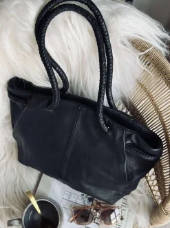 VIAMAJA Skuldertaske med smuk fletrem - Black Sale