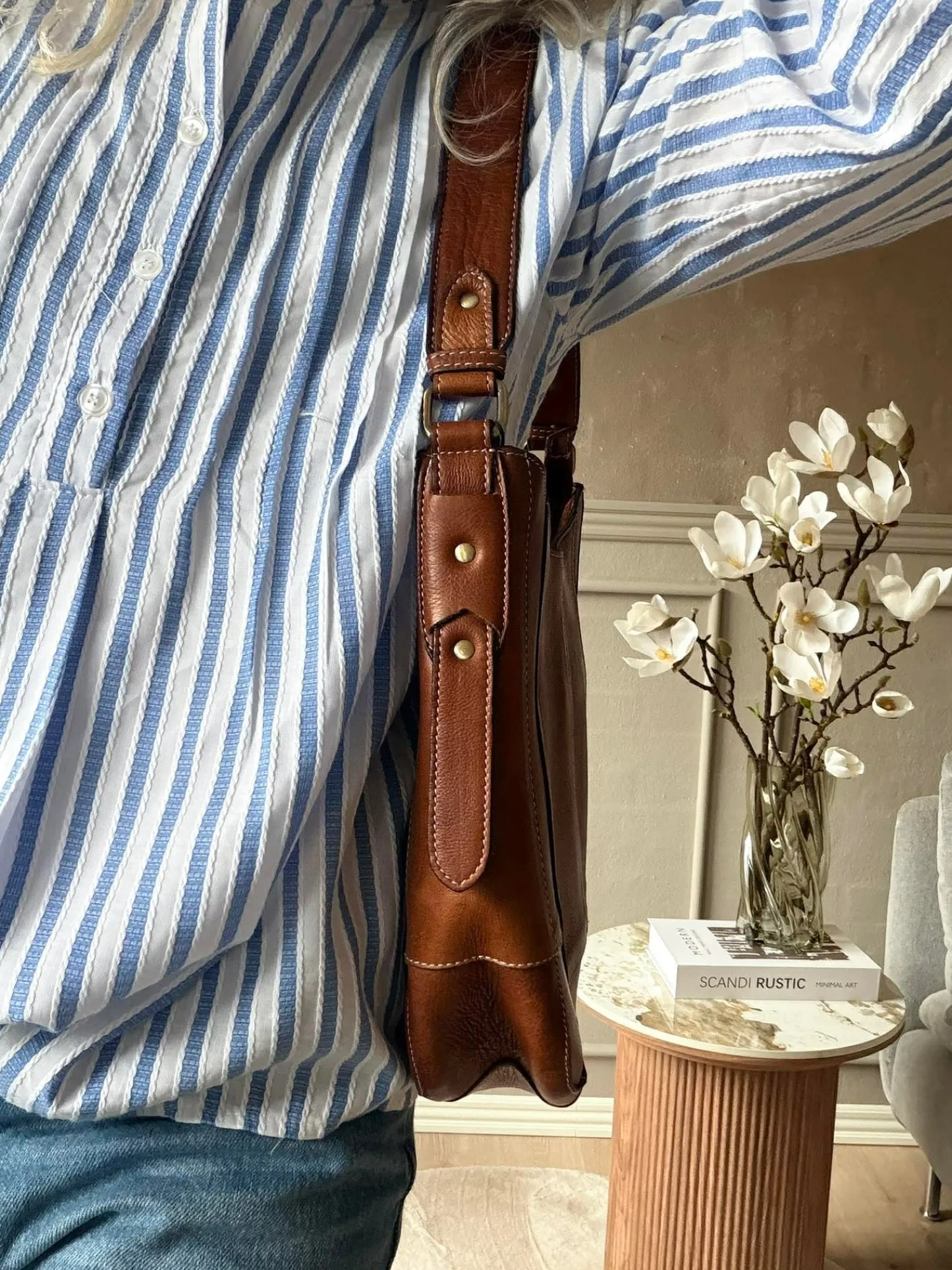VIAMAJA Skuldertaske Neri Small - Walnut Sale
