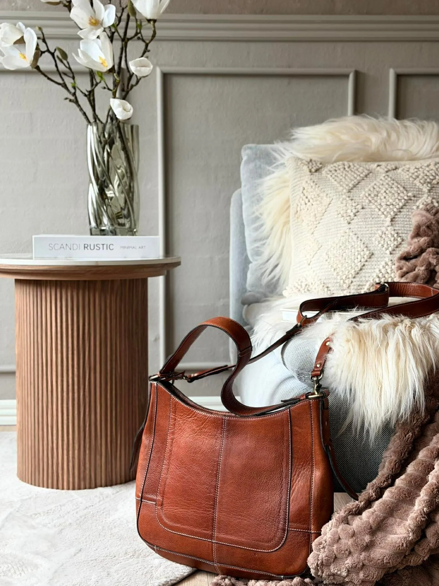 VIAMAJA Skuldertaske Neri Small - Walnut Sale