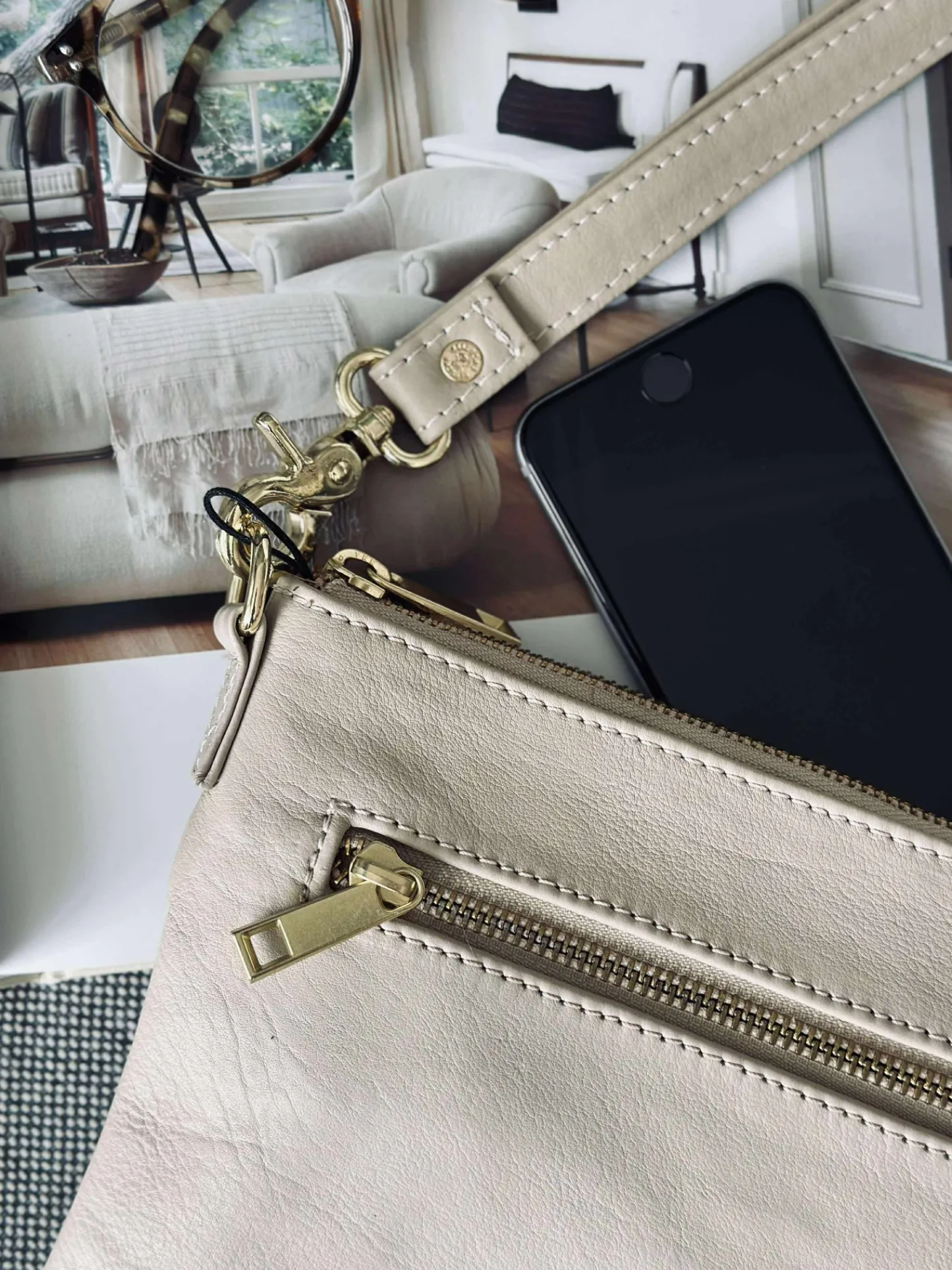 VIAMAJA Smuk taske / clutch - Soft sand Clearance