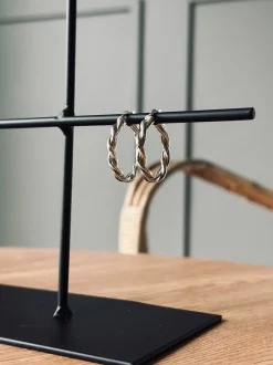 VIAMAJA Smykkestativ i sort metal