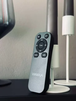 VIAMAJA Stagelys / Sæt med 2 stk og fjernbetjening – Grå 24 cm