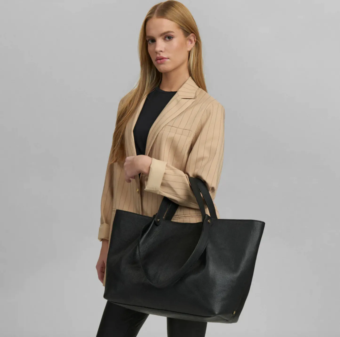 VIAMAJA Taske Oline - Black Online