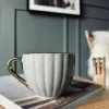 VIAMAJA Tekop med guld hank – Beige Clearance