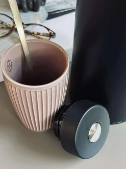 VIAMAJA Termokande med trykknap funktion - 1 liter