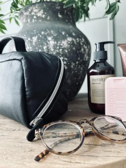 VIAMAJA Toilettaske - Black leather Discount